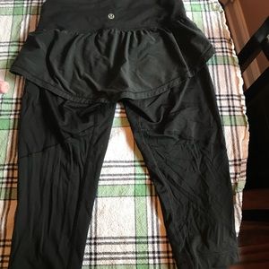 Lululemon skirted capris